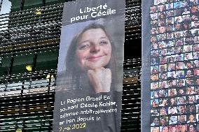 Cecile Kohler Portrait On Grand Est Region Headquarters Facade - Strasbourg