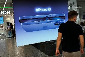 Apple IPhone16 In Poland