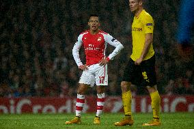 Arsenal FC v BVB Borussia Dortmund - UEFA Champions League 2014-2015