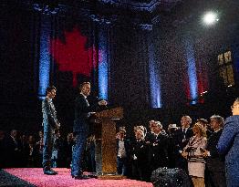 Macron And Trudeau Pledge Common Front On Economy - Canada