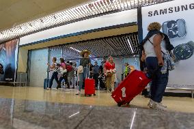 Ryanair Travellers Were Delayed On Lisbon Airport