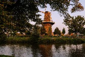 De Valk Windmill Museum
Leiden, Netherlands