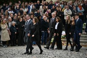 Funeral Service For Philippine - Versailles