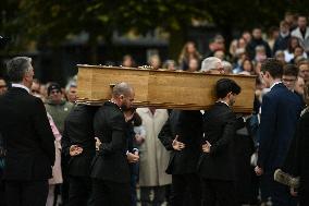 Funeral Service For Philippine - Versailles