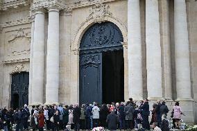 Funeral Service For Philippine - Versailles