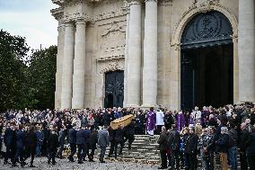 Funeral Service For Philippine - Versailles