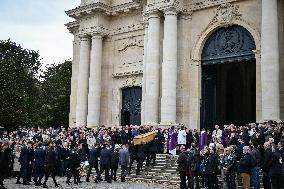 Funeral Service For Philippine - Versailles