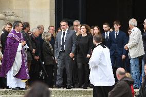 Funeral Service For Philippine - Versailles