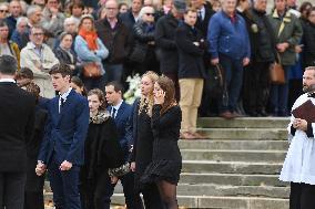 Funeral Service For Philippine - Versailles