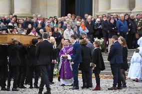 Funeral Service For Philippine - Versailles