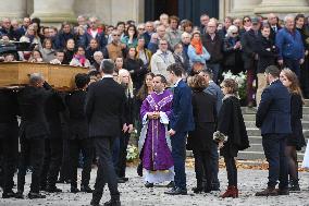 Funeral Service For Philippine - Versailles