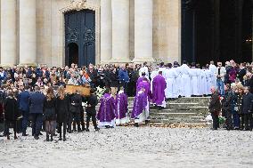 Funeral Service For Philippine - Versailles