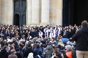 Funeral Service For Philippine - Versailles