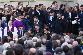 Funeral Service For Philippine - Versailles