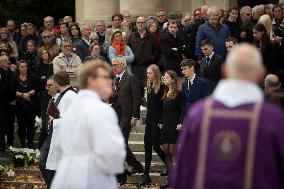 Funeral Service For Philippine - Versailles