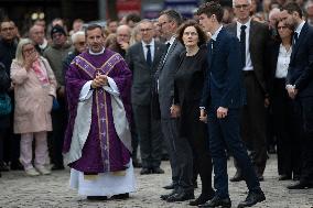 Funeral Service For Philippine - Versailles