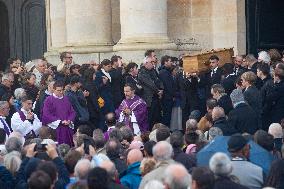 Funeral Service For Philippine - Versailles