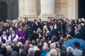 Funeral Service For Philippine - Versailles