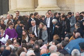 Funeral Service For Philippine - Versailles