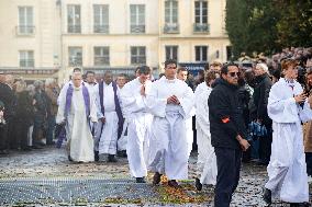 Funeral Service For Philippine - Versailles