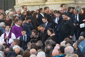 Funeral Service For Philippine - Versailles