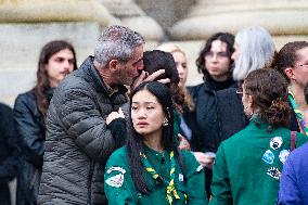 Funeral Service For Philippine - Versailles