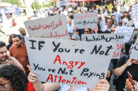 Protest As Parliament Debates Electoral Law Amendment In Tunis