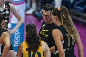 International Trophie ''Una Squadra Per Un Sorriso'':  Wash4green Pinerolo V VakifBank Spor Kulubu