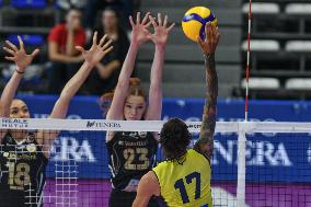 International Trophie ''Una Squadra Per Un Sorriso'':  Wash4green Pinerolo V VakifBank Spor Kulubu