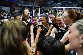 International Trophie ''Una Squadra Per Un Sorriso'':  Wash4green Pinerolo V VakifBank Spor Kulubu