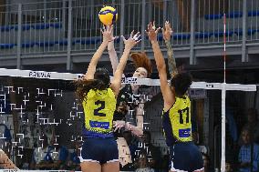 International Trophie ''Una Squadra Per Un Sorriso'':  Wash4green Pinerolo V VakifBank Spor Kulubu