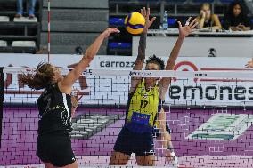 International Trophie ''Una Squadra Per Un Sorriso'':  Wash4green Pinerolo V VakifBank Spor Kulubu