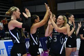 International Trophie ''Una Squadra Per Un Sorriso'':  Wash4green Pinerolo V VakifBank Spor Kulubu