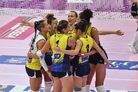 International Trophie ''Una Squadra Per Un Sorriso'':  Wash4green Pinerolo V VakifBank Spor Kulubu