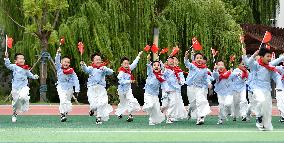 Pupils Celebrate National Day in Hefei