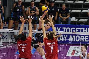 International Trophie ''Una Squadra Per Un Sorriso'':  Wash4green Pinerolo V VakifBank Spor Kulubu