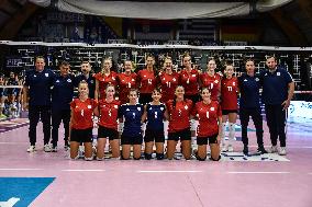 International Trophie ''Una Squadra Per Un Sorriso'':  Wash4green Pinerolo V VakifBank Spor Kulubu