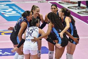 International Trophie ''Una Squadra Per Un Sorriso'':  Wash4green Pinerolo V VakifBank Spor Kulubu