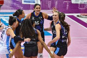 International Trophie ''Una Squadra Per Un Sorriso'':  Wash4green Pinerolo V VakifBank Spor Kulubu