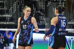 International Trophie ''Una Squadra Per Un Sorriso'':  Wash4green Pinerolo V VakifBank Spor Kulubu