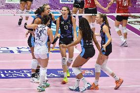 International Trophie ''Una Squadra Per Un Sorriso'':  Wash4green Pinerolo V VakifBank Spor Kulubu