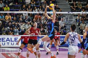 International Trophie ''Una Squadra Per Un Sorriso'':  Wash4green Pinerolo V VakifBank Spor Kulubu