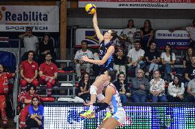 International Trophie ''Una Squadra Per Un Sorriso'':  Wash4green Pinerolo V VakifBank Spor Kulubu