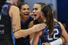 International Trophie ''Una Squadra Per Un Sorriso'':  Wash4green Pinerolo V VakifBank Spor Kulubu