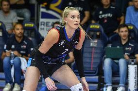 International Trophie ''Una Squadra Per Un Sorriso'':  Wash4green Pinerolo V VakifBank Spor Kulubu