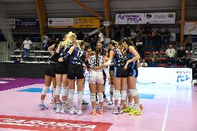 International Trophie ''Una Squadra Per Un Sorriso'':  Wash4green Pinerolo V VakifBank Spor Kulubu