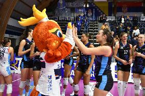 International Trophie ''Una Squadra Per Un Sorriso'':  Wash4green Pinerolo V VakifBank Spor Kulubu