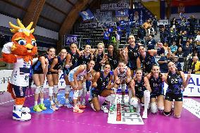 International Trophie ''Una Squadra Per Un Sorriso'':  Wash4green Pinerolo V VakifBank Spor Kulubu