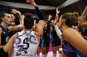 International Trophie ''Una Squadra Per Un Sorriso'':  Wash4green Pinerolo V VakifBank Spor Kulubu