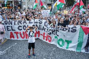 Demonstration In Barcelona During The General Strike For Palestine.